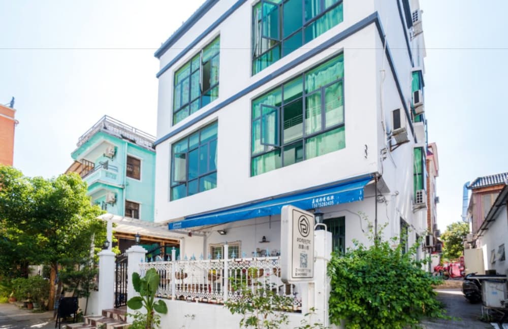 Romantic Seaside Hotel - last minute hotel in Shenzhen