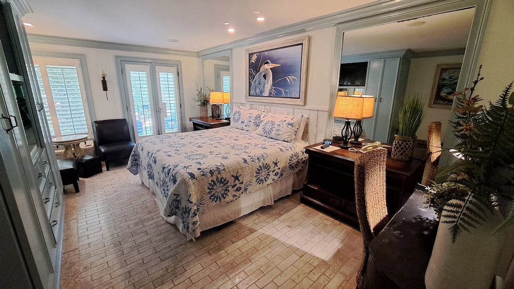 Saint Simons Inn by the Lighthouse - photo 25