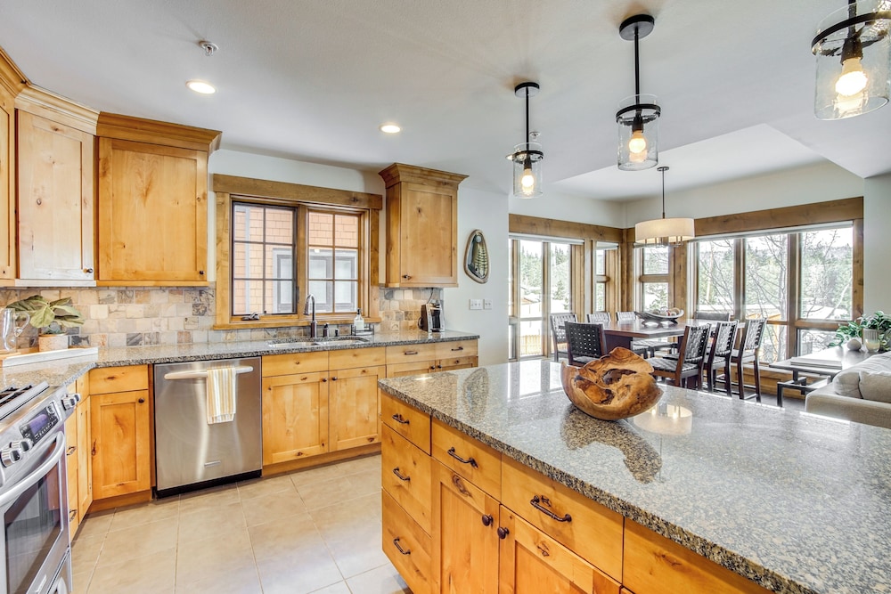 Suncadia Resort Condo with Seasonal Pool Access in Cle Elum, United States