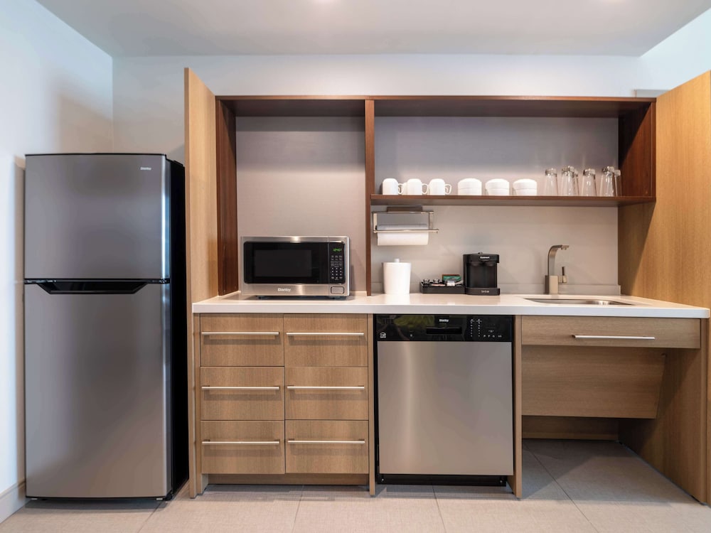Home2 Suites by Hilton Santa Rosa Beach - photo 17
