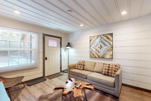 Manzanita Holiday 4 — South Lake Tahoe