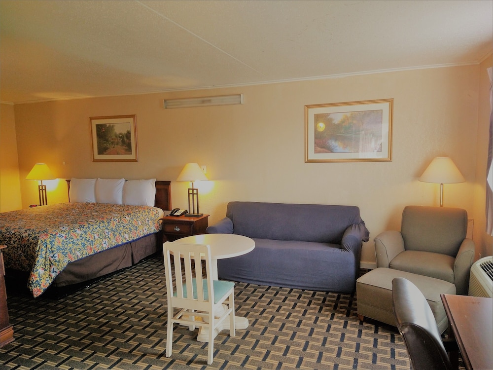 Grand View Plaza Inn & Suites - photo 57