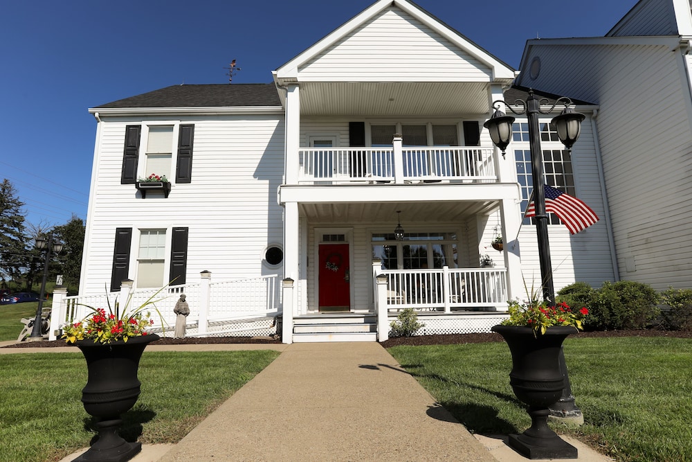Oakmont Inn - photo 50