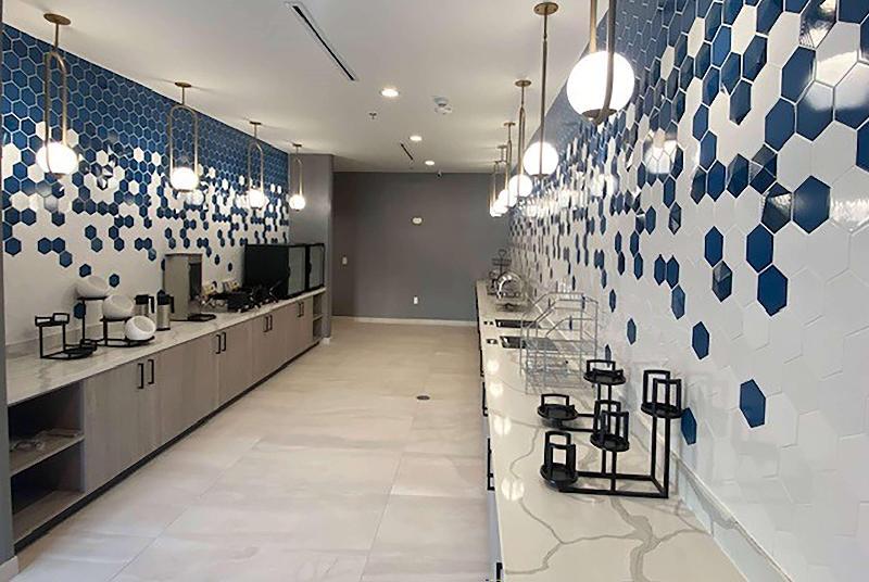 La Quinta Inn & Suites by Wyndham DeSoto — hotel in Desoto