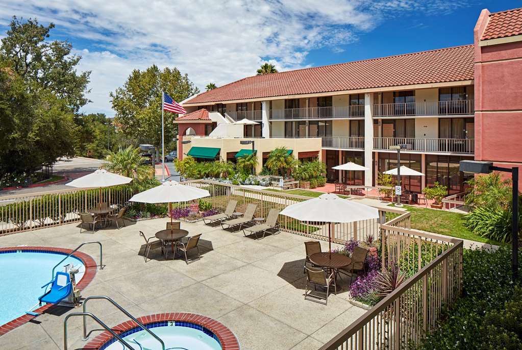 La Quinta Inn & Suites by Wyndham Thousand Oaks Newbury Park - photo 4