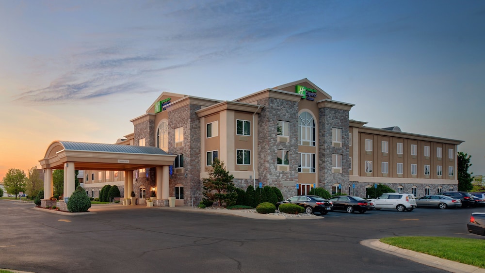 Holiday Inn Express Hotel & Suites Saginaw by IHG — hotel in Saginaw