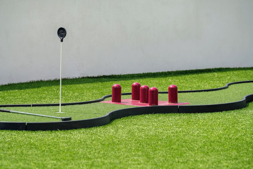 Mini-golf