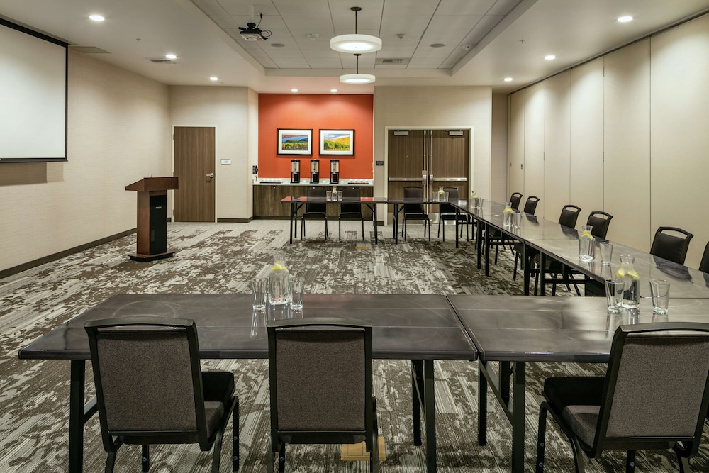 Hilton Garden Inn Wenatchee - photo 33