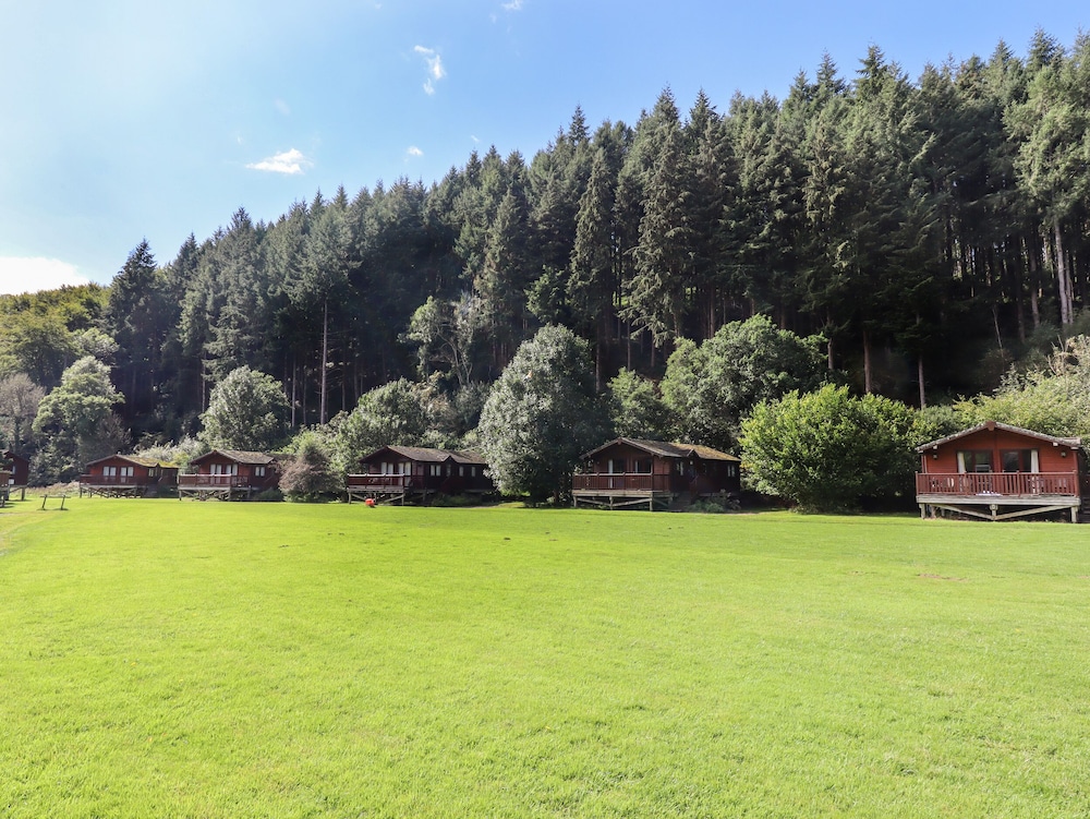 Dartmoor Retreat Lodge — 4-Star Luxury Hotel in Exeter, United Kingdom