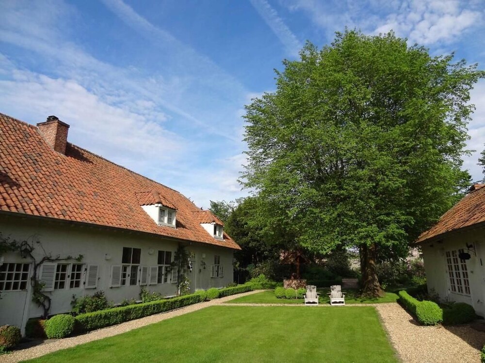 Hove St. Paul — 4-Star Luxury Hotel in Lummen, Belgium