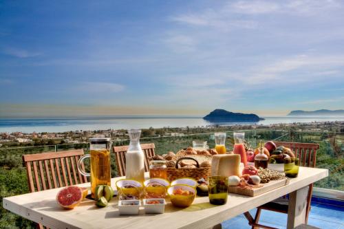 Villa Emanuele — 4-Star Luxury Hotel in Chania, Greece