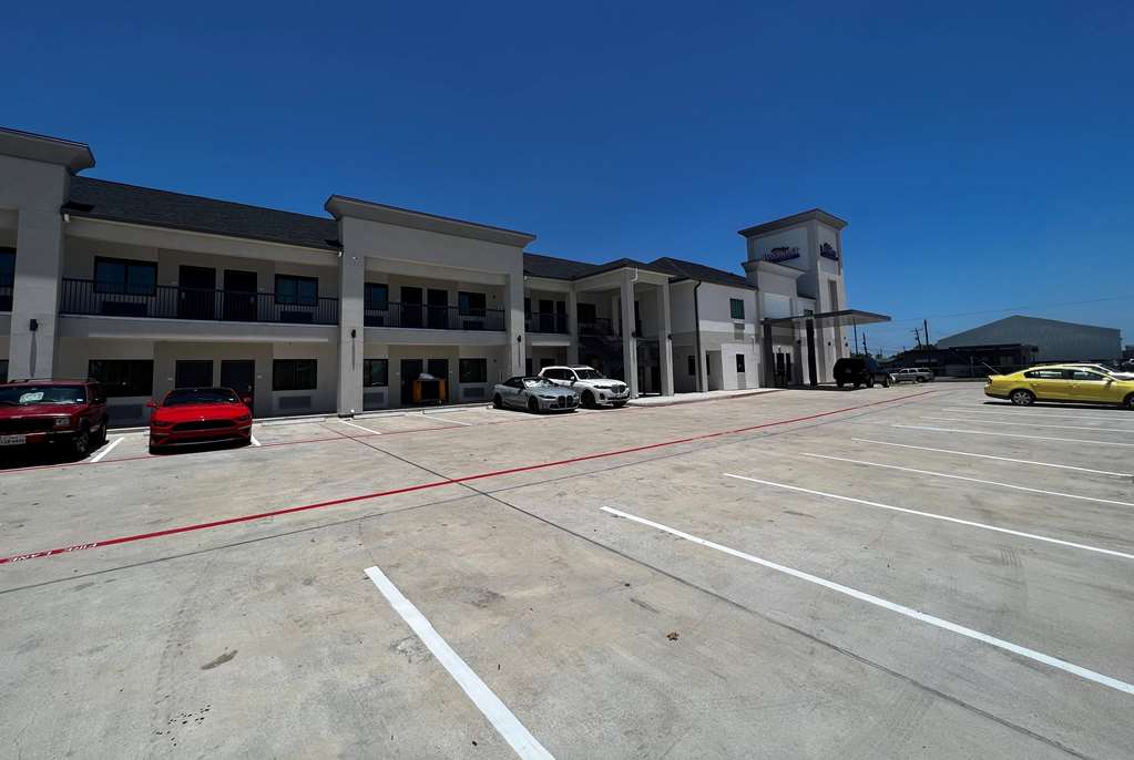 Baymont by Wyndham Freeport Texas - photo 2