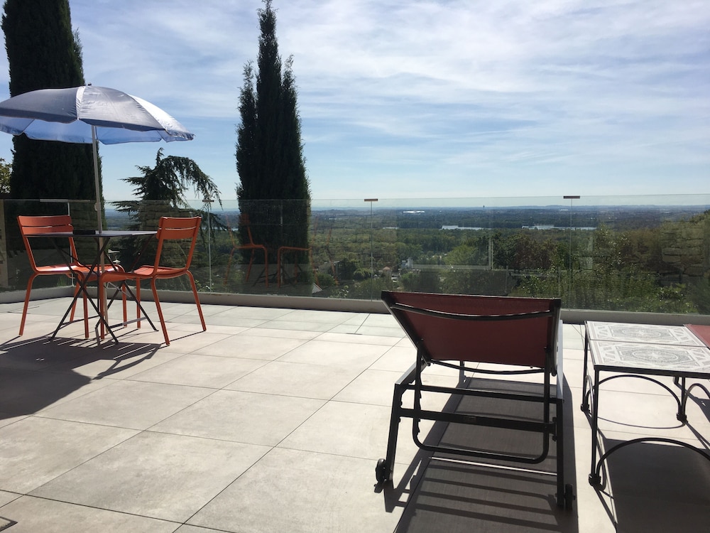 La Villa du Rhone — 4-Star Luxury Hotel in Miribel, France