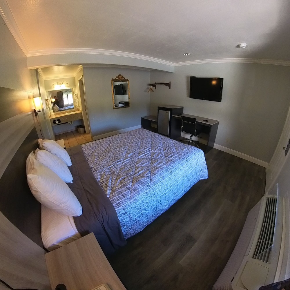 Monterey Oceanside Inn - photo 12