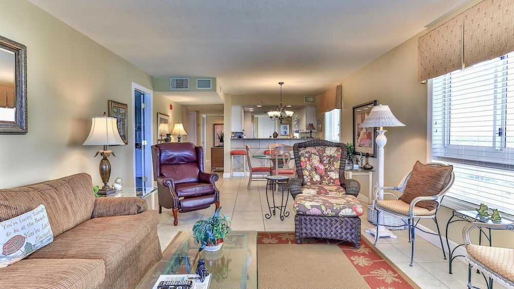 Destin Towers 111 - featured photo