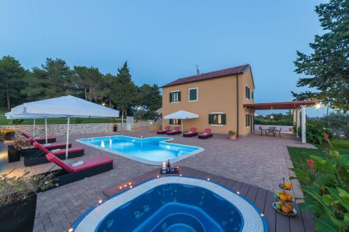 Villa Primorje — 5-Star Luxury Hotel in Biograd Na Moru, Croatia