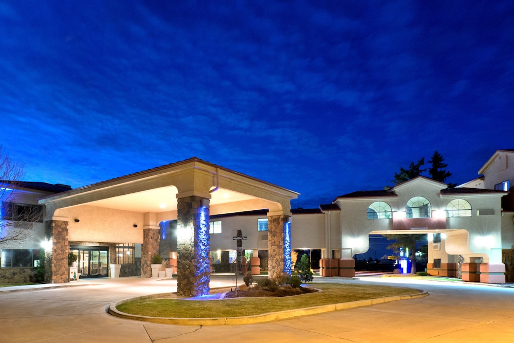 Holiday Inn Express Show Low by IHG - photo 31