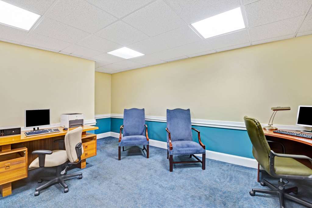Ramada by Wyndham Seekonk Providence Area - photo 24