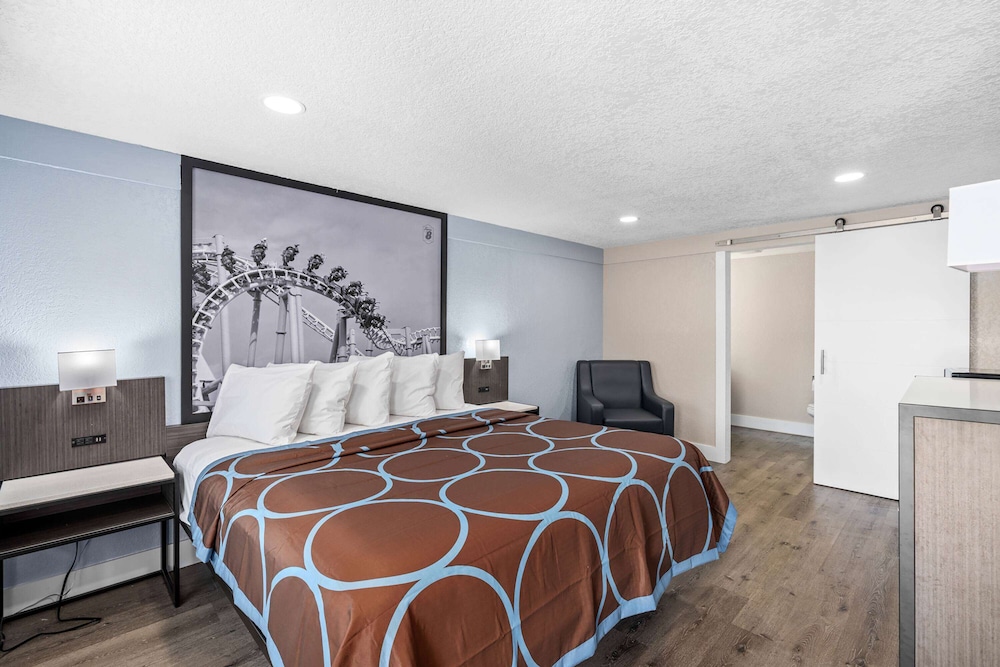 Super 8 by Wyndham Kissimmee Orlando - photo 26