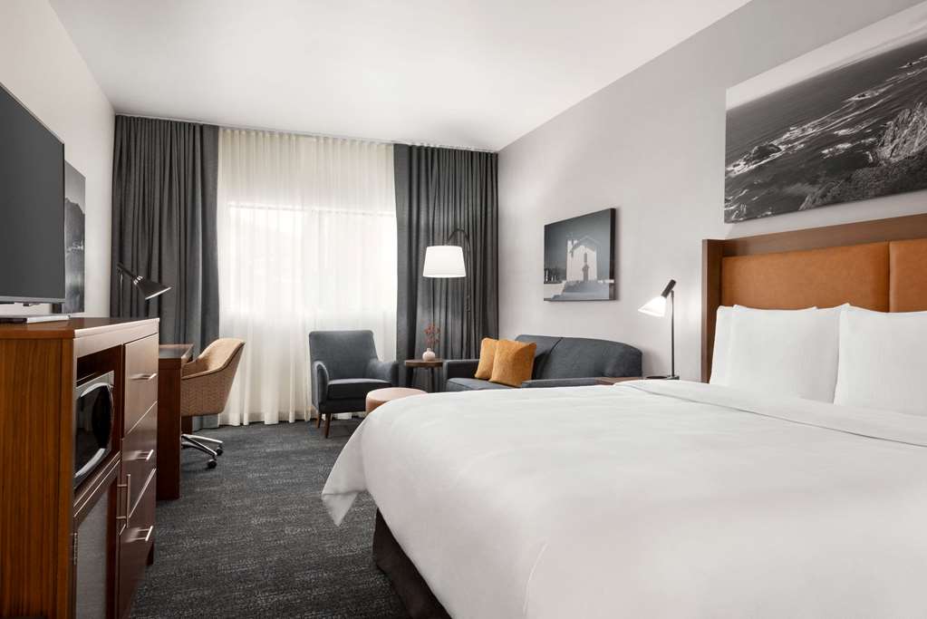 La Quinta Inn & Suites by Wyndham San Luis Obispo Downtown - photo 28