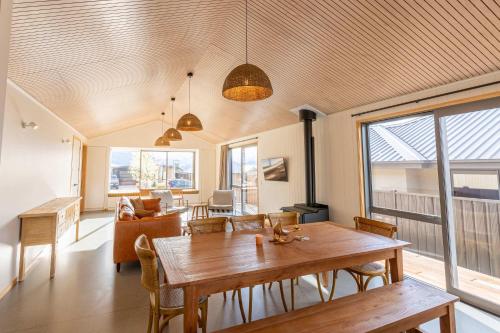 Sunny & Spacious on Scurr Terrace in Wanaka, New Zealand