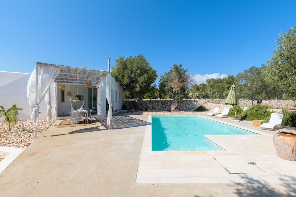 Trullo Chiara Con Piscina - last minute hotel in Ostuni