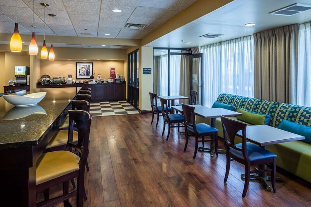 Hampton Inn Somerset - photo 65