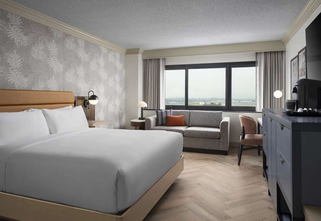 Sonesta Los Angeles Airport LAX - photo 17