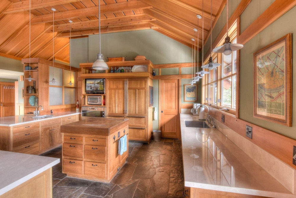 Luxury Northstar Palace w Hot Tub & Games - photo 9