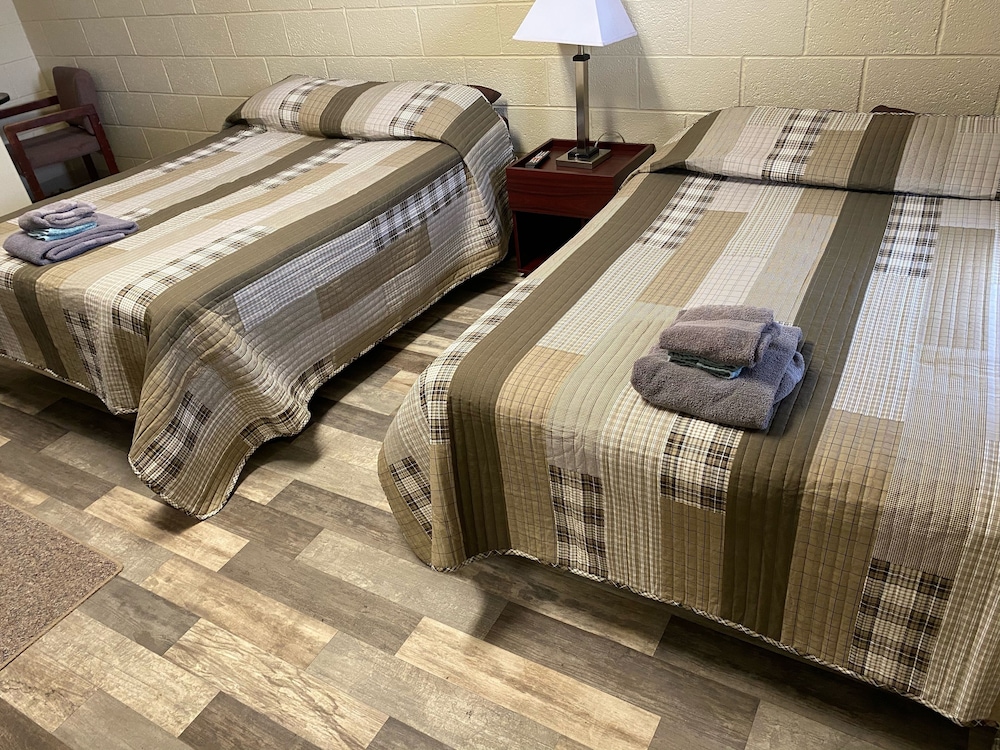 Dighton Inn - photo 4