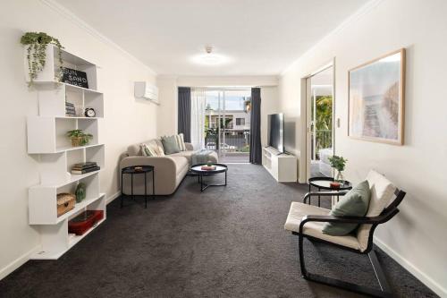 Ferny Cove Resort Living by Surfers Paradise Beach in Gold Coast, Australia