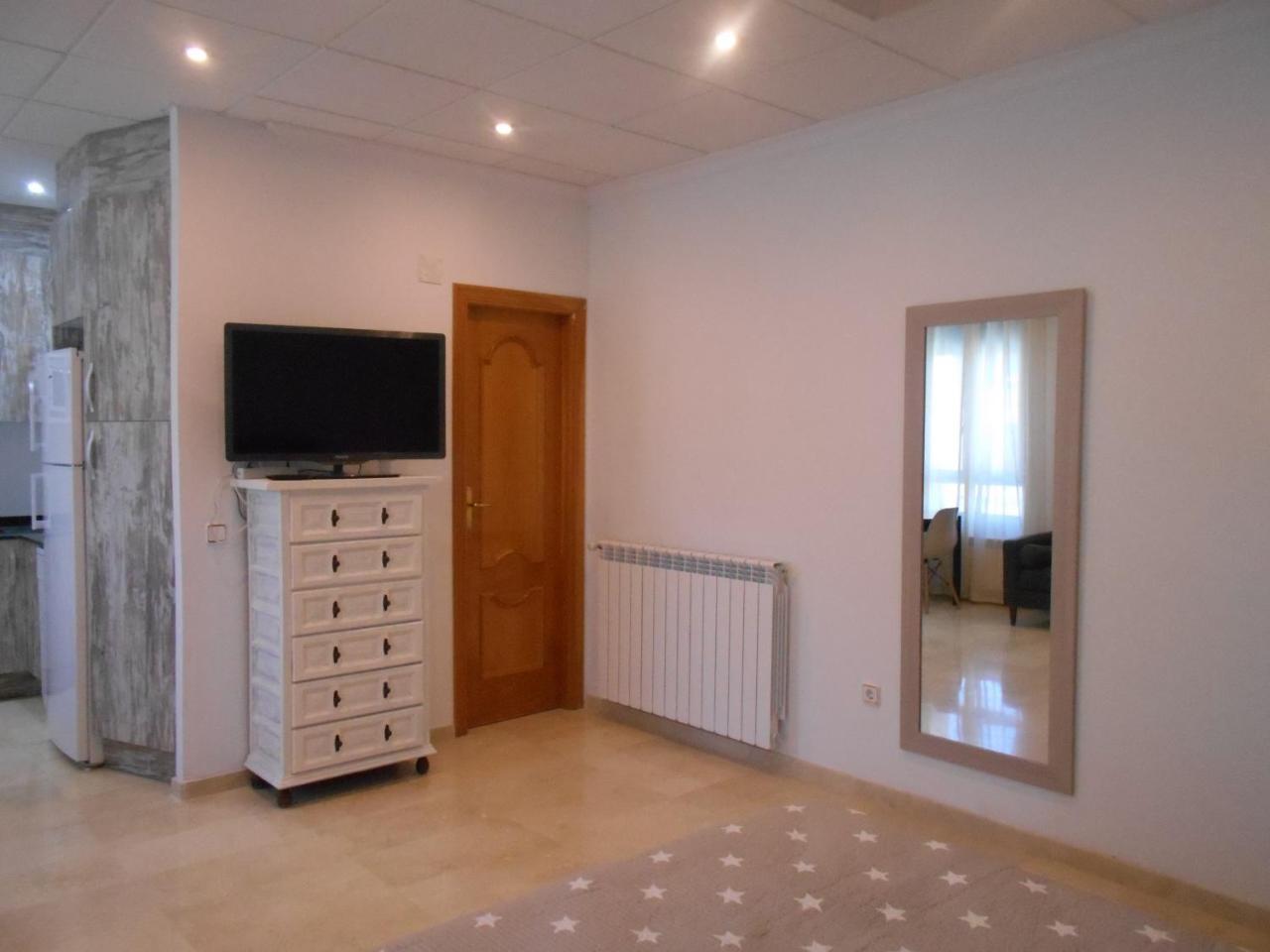 Apartamentos Edificio Aguilas — 4-Star Luxury Hotel in Ainsa, Spain