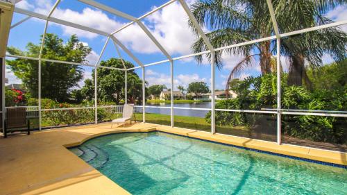 Sabal Harbour pool home with lake views Harbour Happiness — 4-Star Luxury Hotel in Bradenton, United States