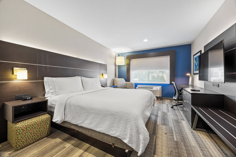 Holiday Inn Express Sunnyvale Silicon Valley by IHG - photo 17