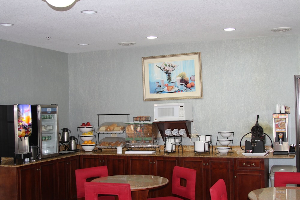 Red Roof Inn & Suites Detroit Melvindale Dearborn - photo 20