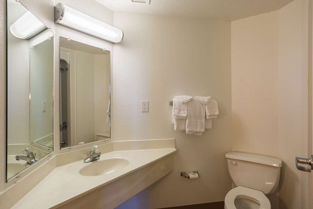 Motel 6 Dale IN - photo 25