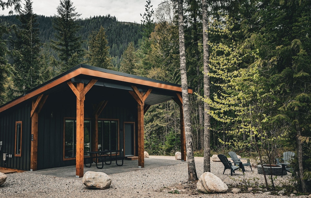 Crazy Creek Resort & Hot Pools — Sicamous — photo 4
