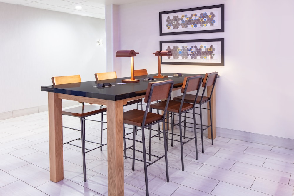 Holiday Inn Express Hotel & Suites Seaside Convention Center by IHG - photo 57