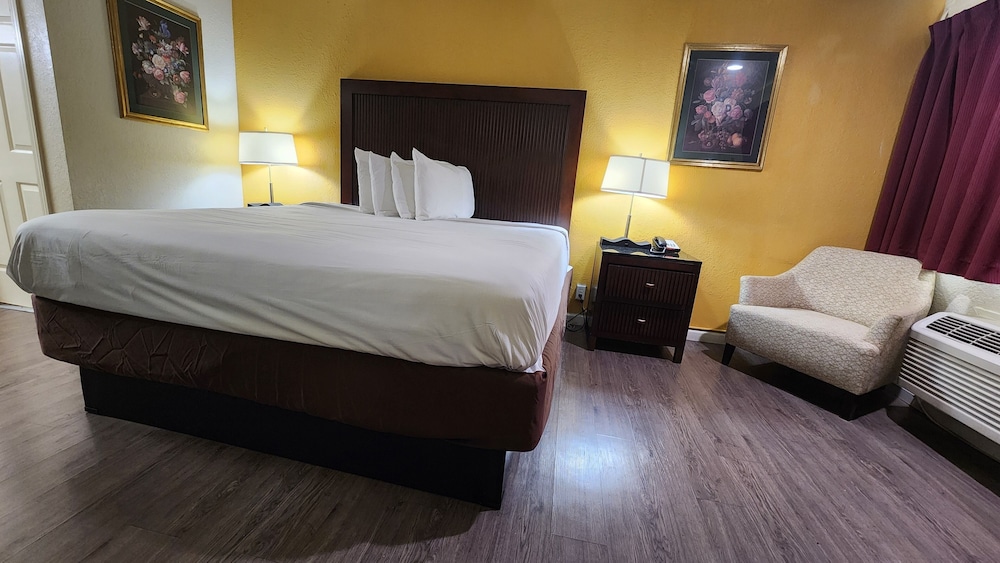 Mission Inn and Suites - photo 17