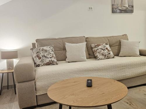 Penthouse Apartment Dijana One Bedroom Apartment with Terrace