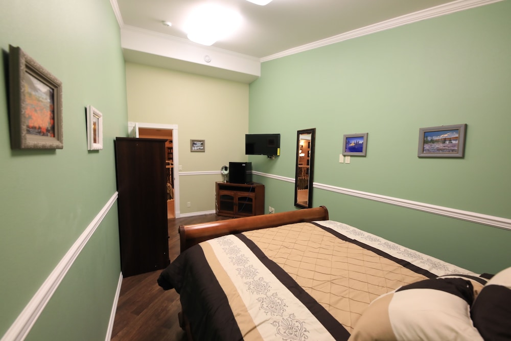 Aurora Pioneer Manor - photo 22