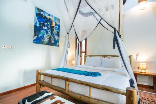 Buffalo Safari Lodge — 4-Star Luxury Hotel in Kampala, Republic of Uganda