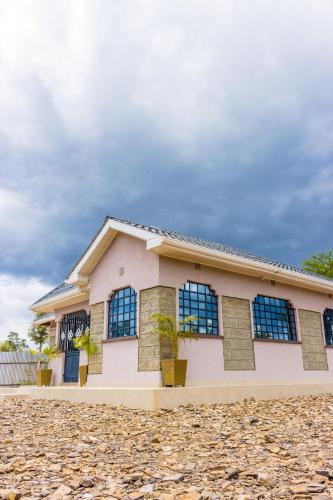Typhin Havens — Nanyuki — photo 4