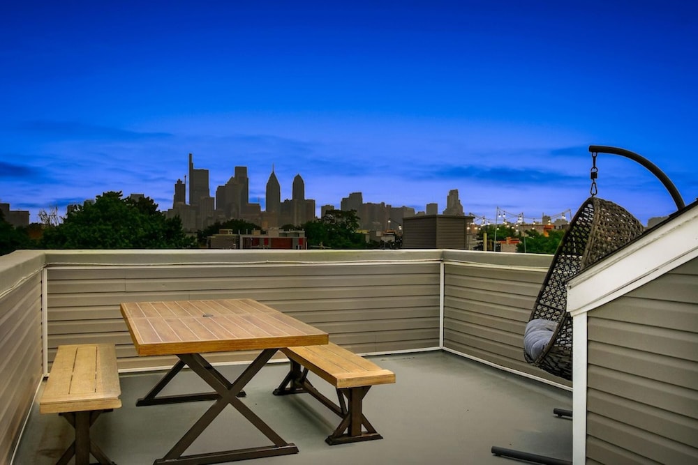 Skyline Best Roofdeck Views 2 Miles Penn Chop - photo 3