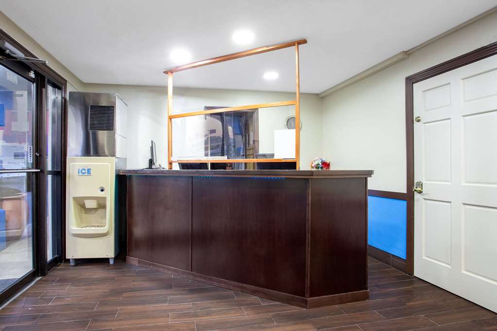 Travelodge by Wyndham Richmond IN - photo 8