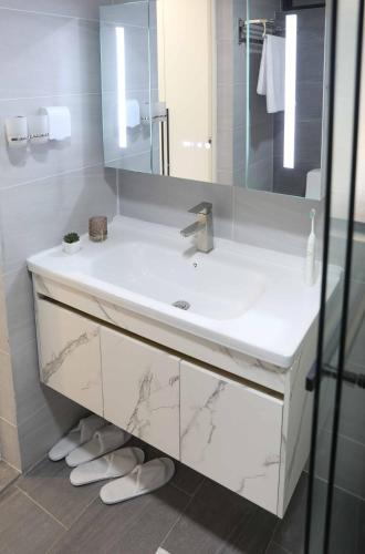 Laurel Hill Suites