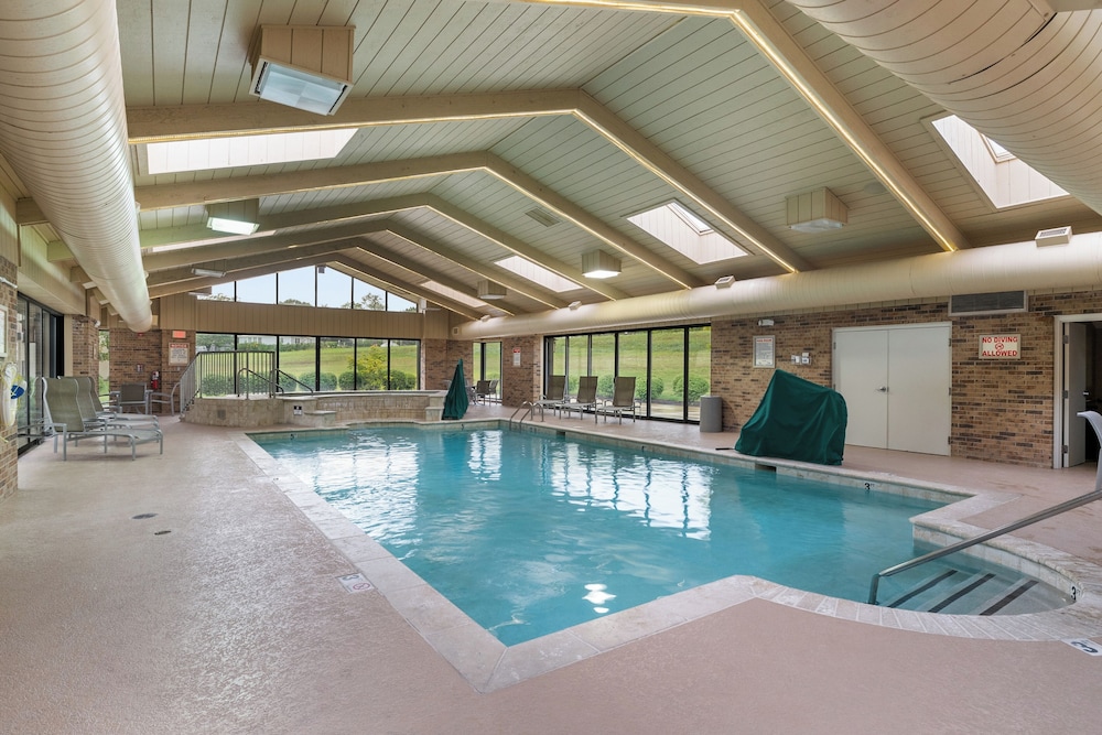 Antioch Inn & Suites Near Gurnee - photo 12