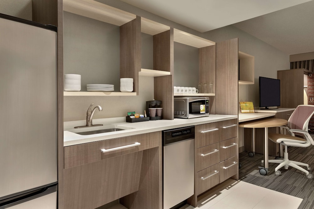 Home2 Suites by Hilton Chicago River North - photo 17
