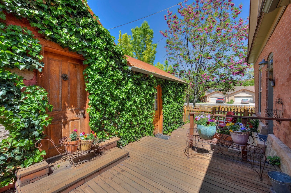 Cali Cochitta Vacation Rentals - photo 79