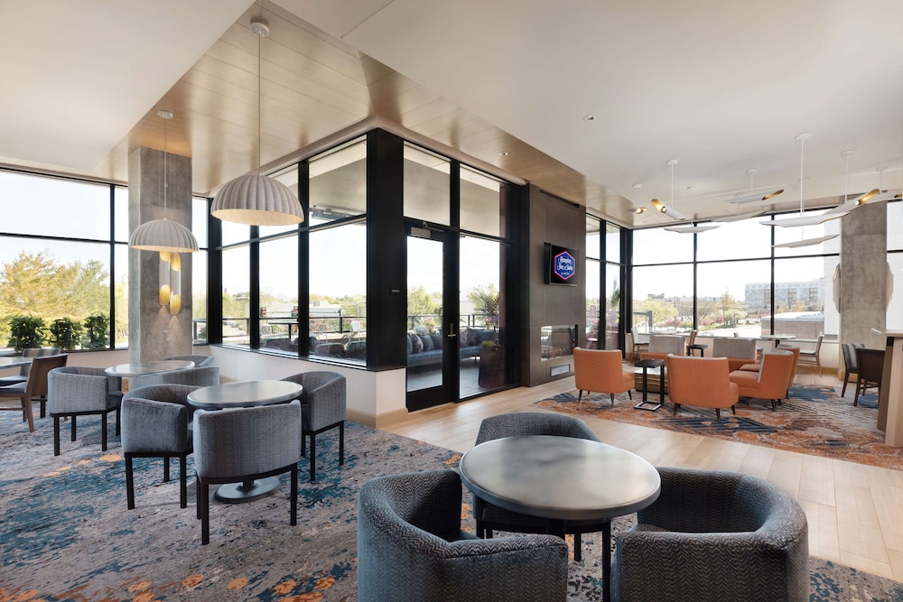 Hampton Inn & Suites Watertown Boston - photo 2